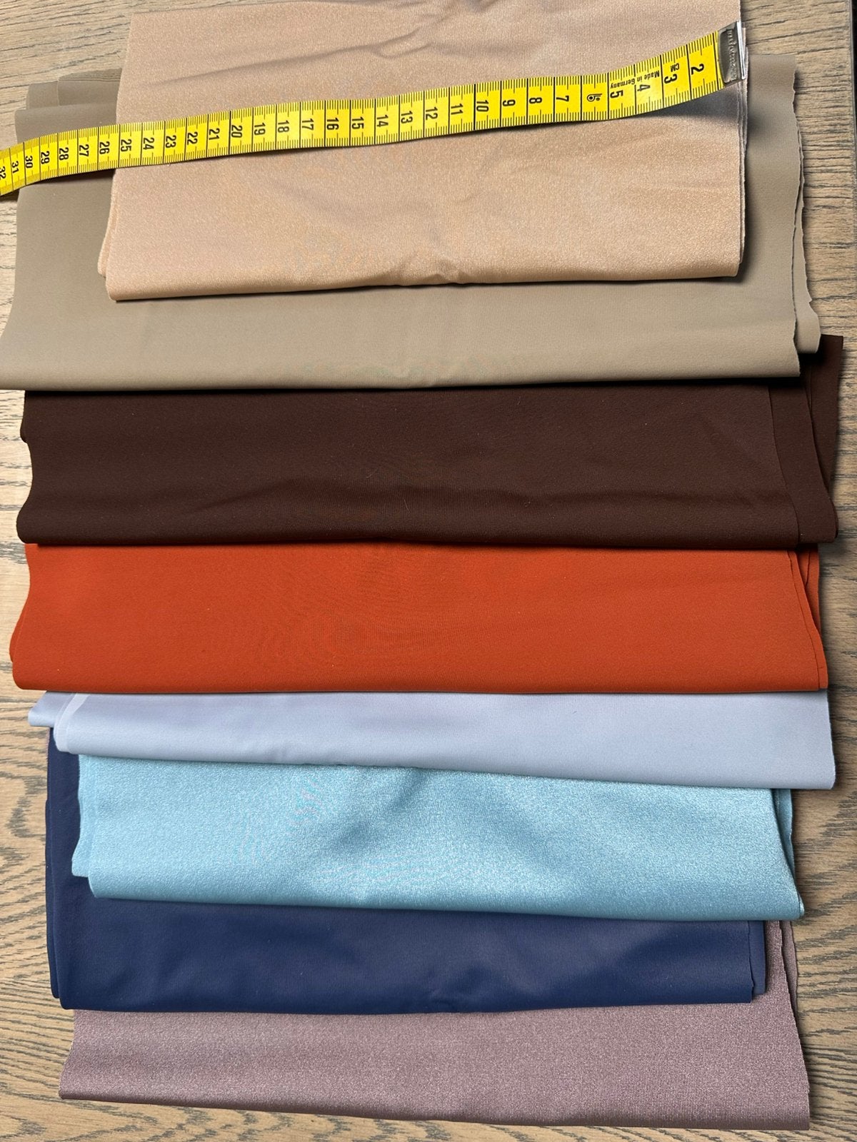 Restanten lycra (25 cm per lapje), Hobby en Vrije tijd, Stoffen en Lappen, Overige materialen, Overige kleuren, 120 cm of meer