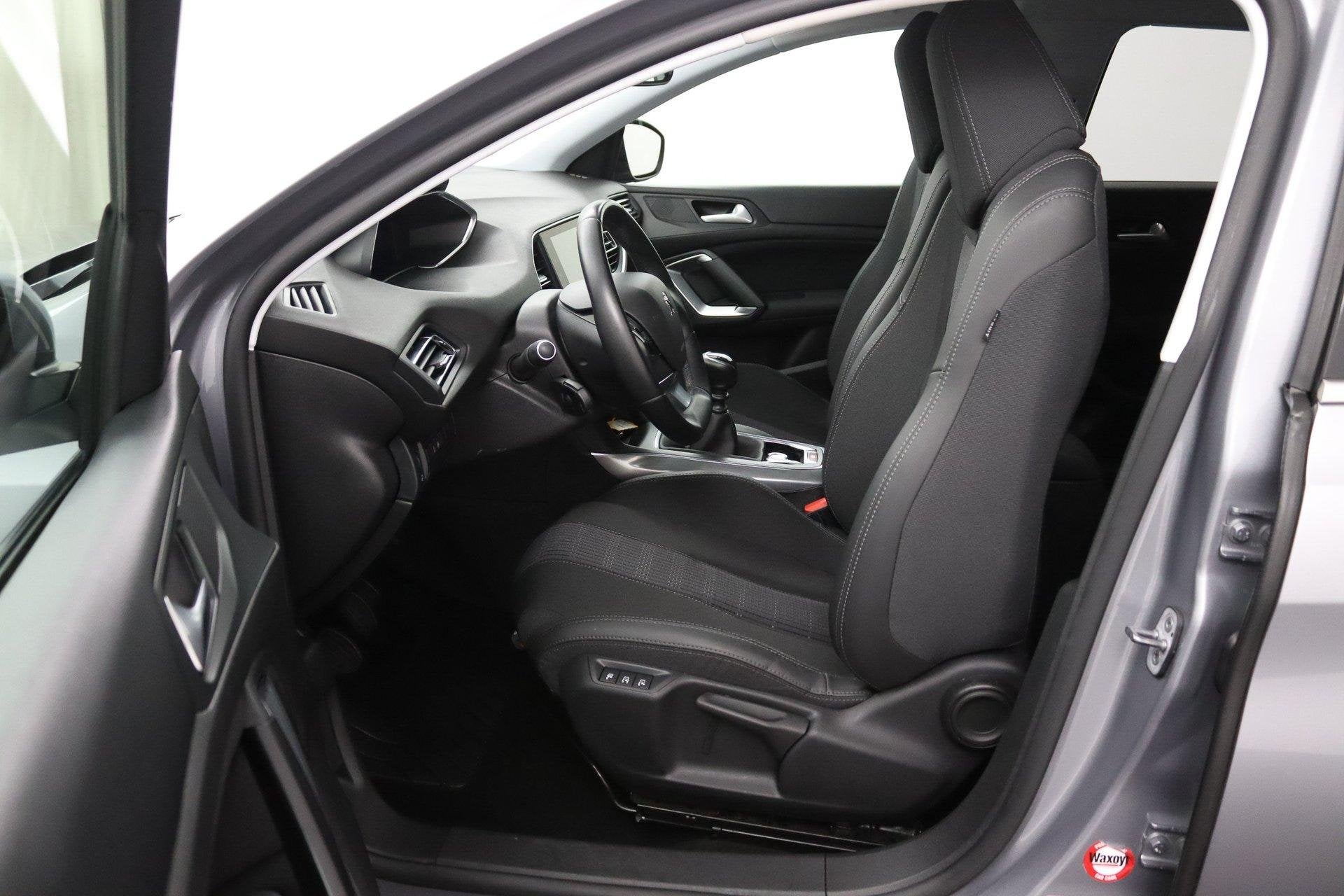 Peugeot 308 SW 1.2 Allure*ECC*ACC*NAVI*CAM*CARPLAY*, Voorwielaandrijving, Euro 6, 1199 cc, Leder en Stof