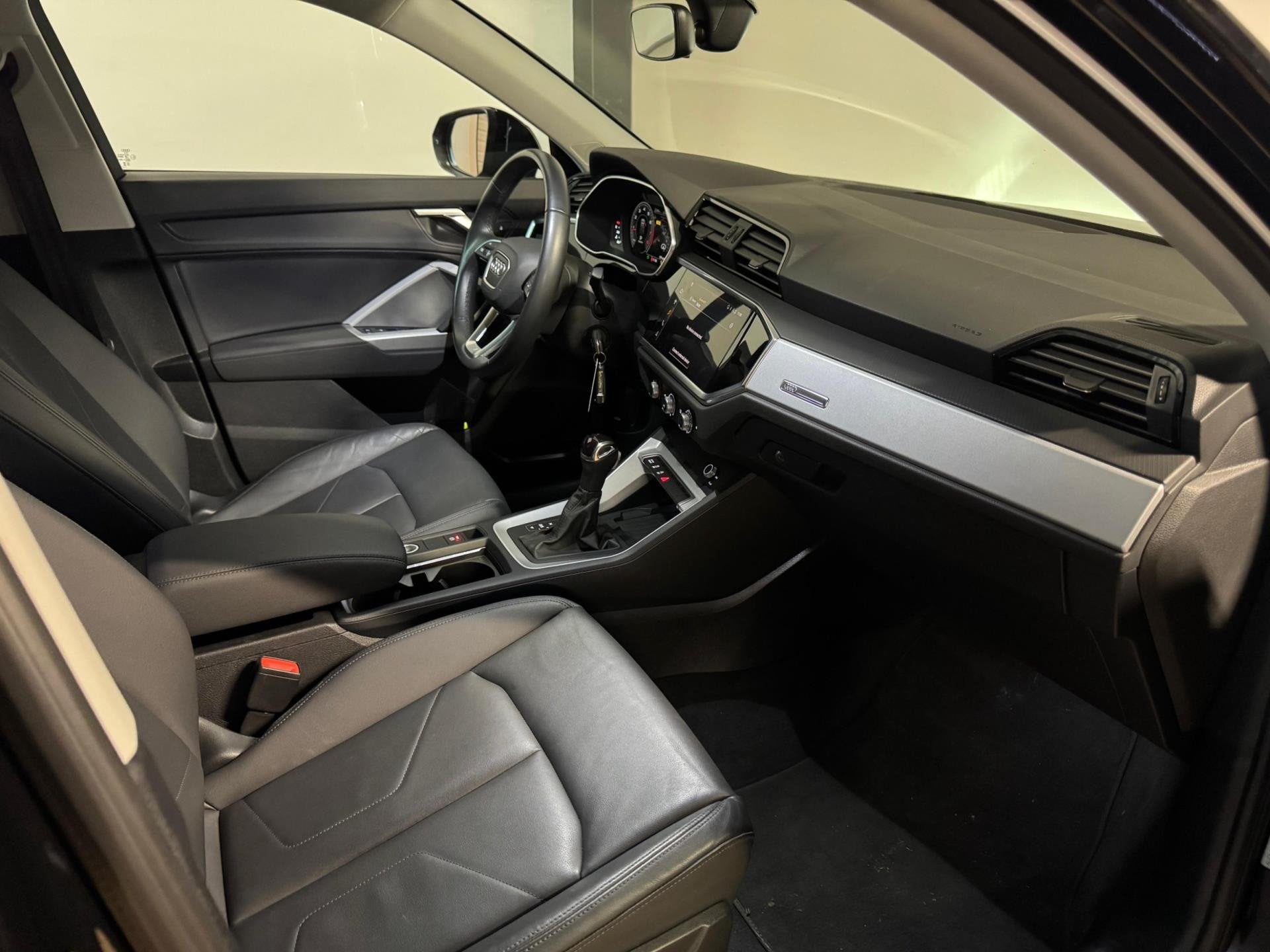 Audi Q3 Sportback 35 TFSI S Edition Competition PANO VOL', Auto's, Audi, Zwart, 4 cilinders, 150 pk, Bedrijf