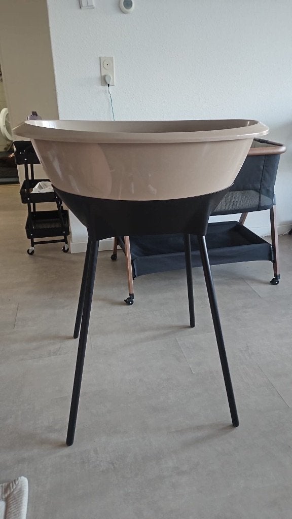 Complete Luma babybadset met standaard en accessoires, Zo goed als nieuw, Badje, Standaard, Ophalen
