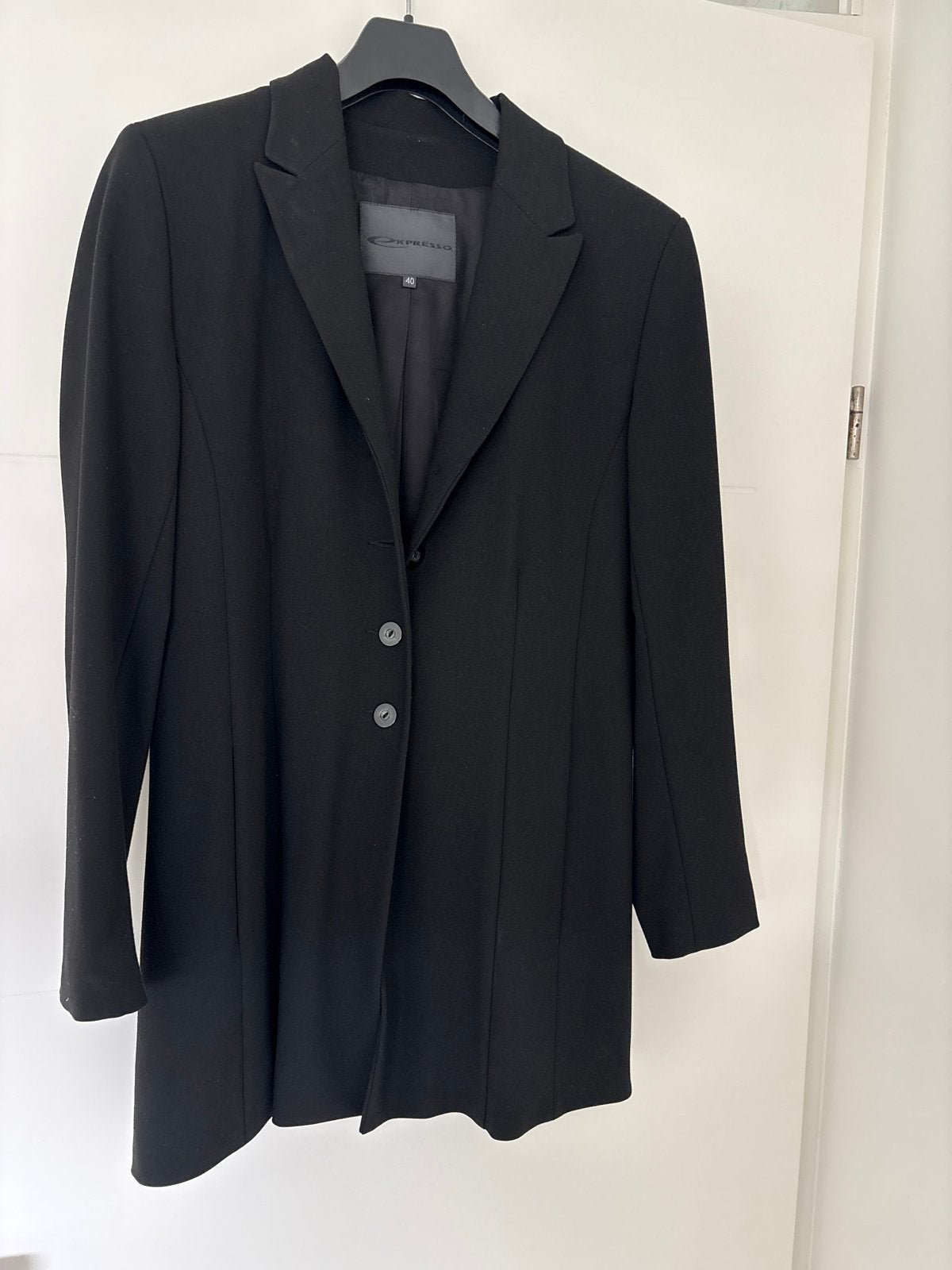 Nette zwarte blazer van Expresso, maat 40, Kleding | Dames, Maat 38/40 (M), Zwart, Ophalen of Verzenden, Zo goed als nieuw