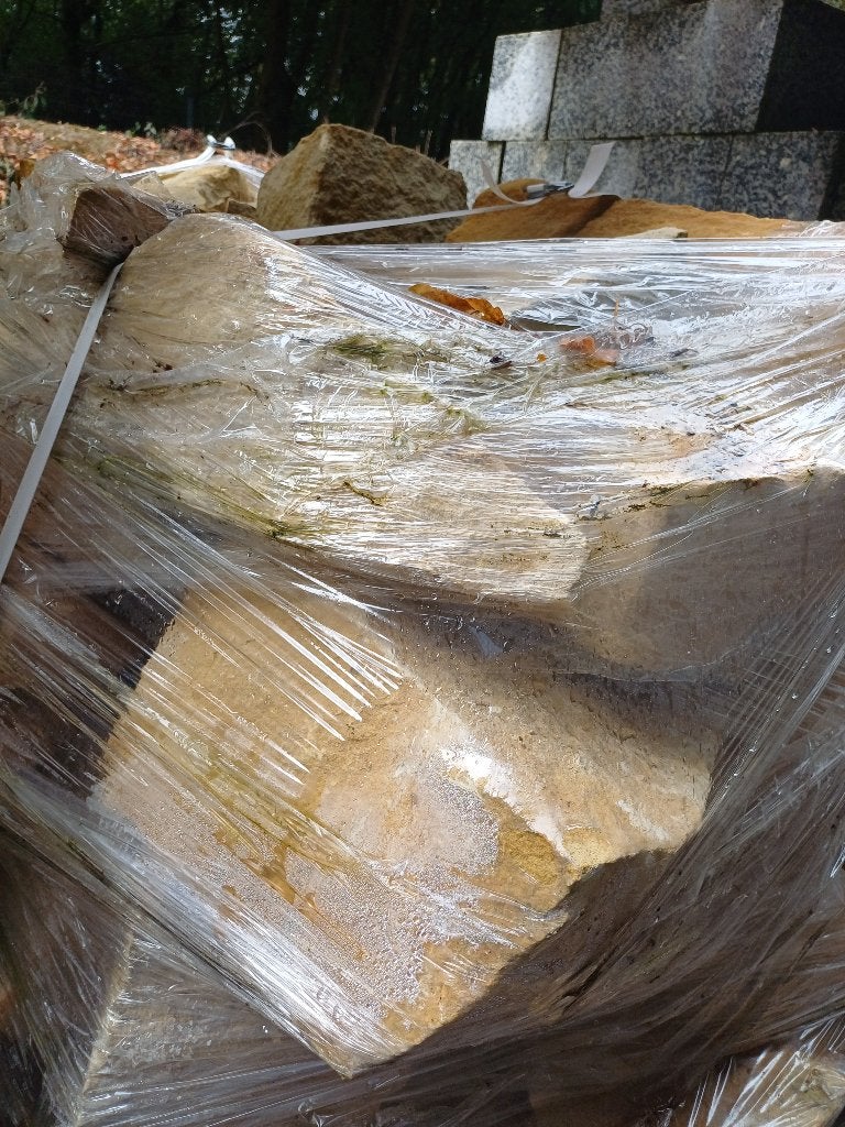Te koop : zeer mooie Bentheimer zandsteen brokken., Ophalen, Biels, Zo goed als nieuw, Natuursteen