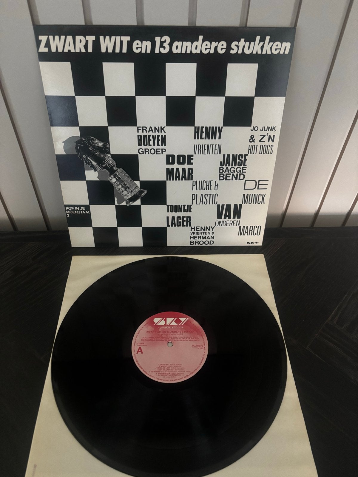 Zwart Wit en 13 andere stukken - Pop in je Moerstaal LP, Cd's en Dvd's, Vinyl | Pop, LP, Gebruikt, Pop, Ophalen of Verzenden