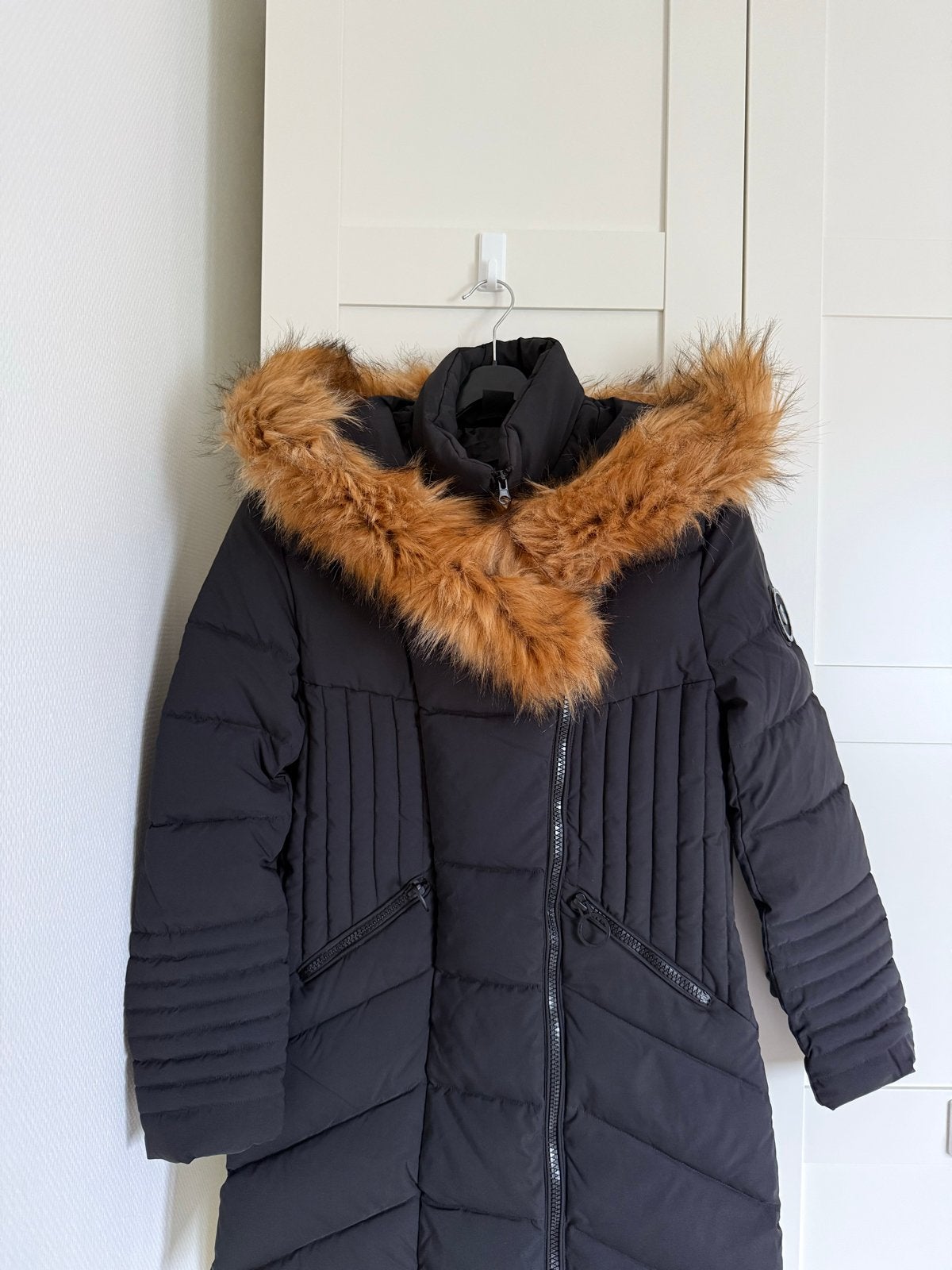 Canadian Peak winterjas met imitatiebont - Maat M, Ophalen of Verzenden, Zo goed als nieuw, Maat 38/40 (M), Zwart