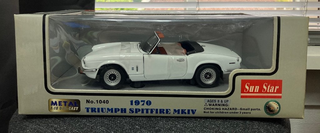 Sun Star Triumph Spitfire MkIV 1970 – 1:18 Metal Die-Cast, Hobby en Vrije tijd, Modelauto's | 1:18, Ophalen of Verzenden, Gebruikt