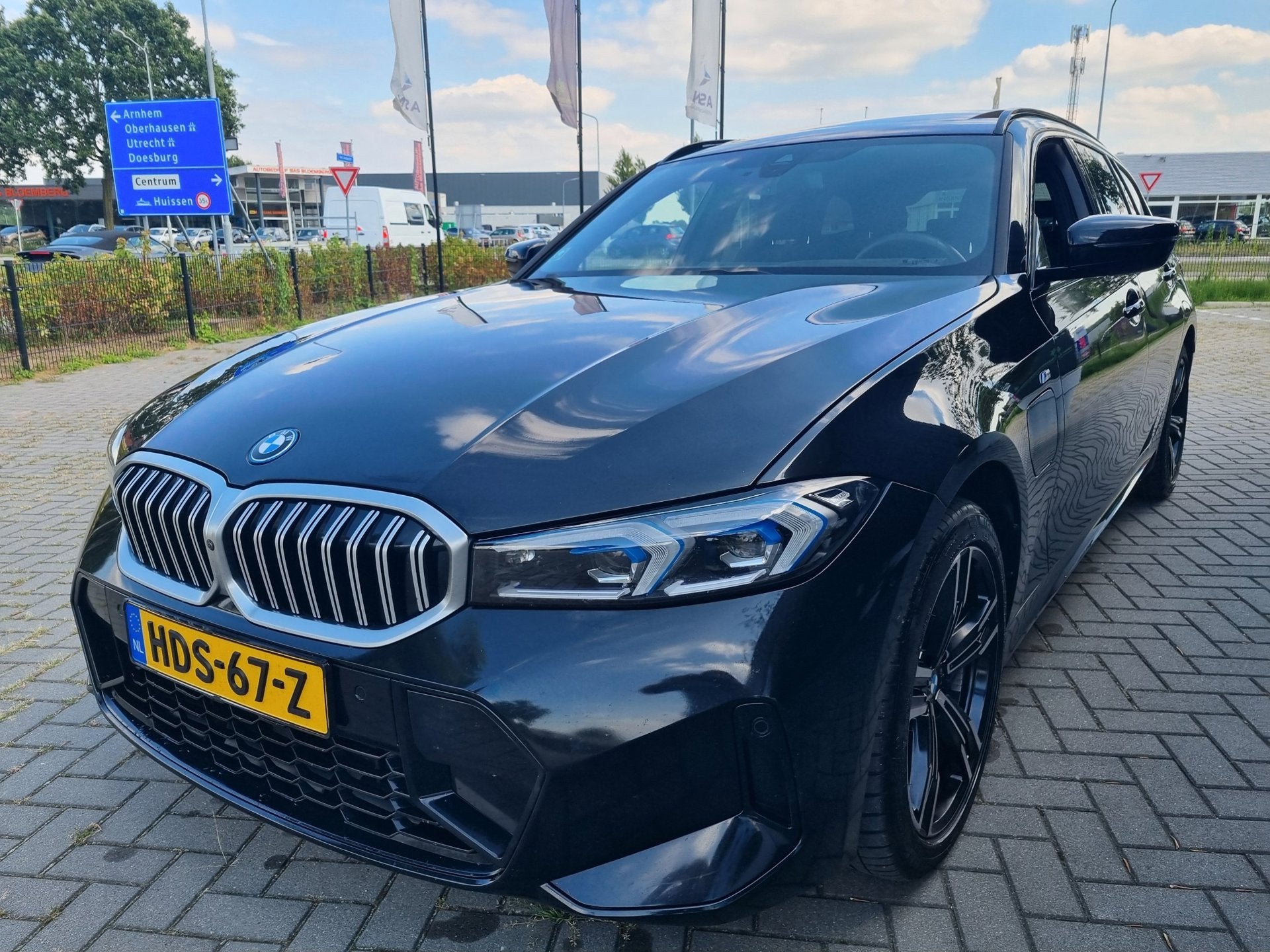BMW 3-serie Touring 330e xDrive M-Pakket Panodak HeadUp, Auto's, Automaat, 1998 cc, Gebruikt, 4 cilinders