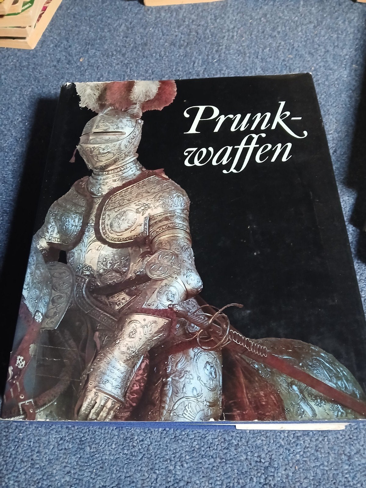 Prunkwaffen - Boek over pronkwapens en harnassen, Ophalen of Verzenden, Gelezen, Onbekend, Europa overig
