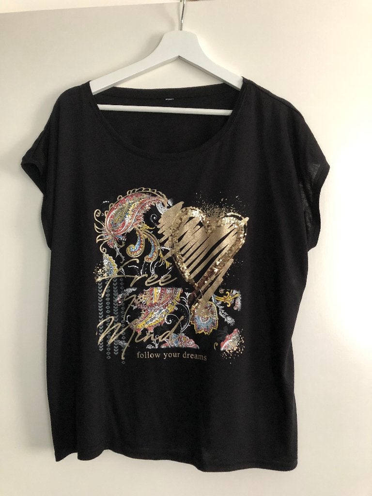 Tshirt Free Mind maat L, Verzenden, Zwart, Maat 42/44 (L), Korte mouw