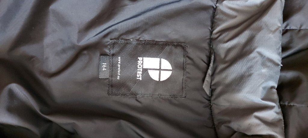 jongens winterjas, Protest, Ophalen of Verzenden, Zo goed als nieuw, Jongen