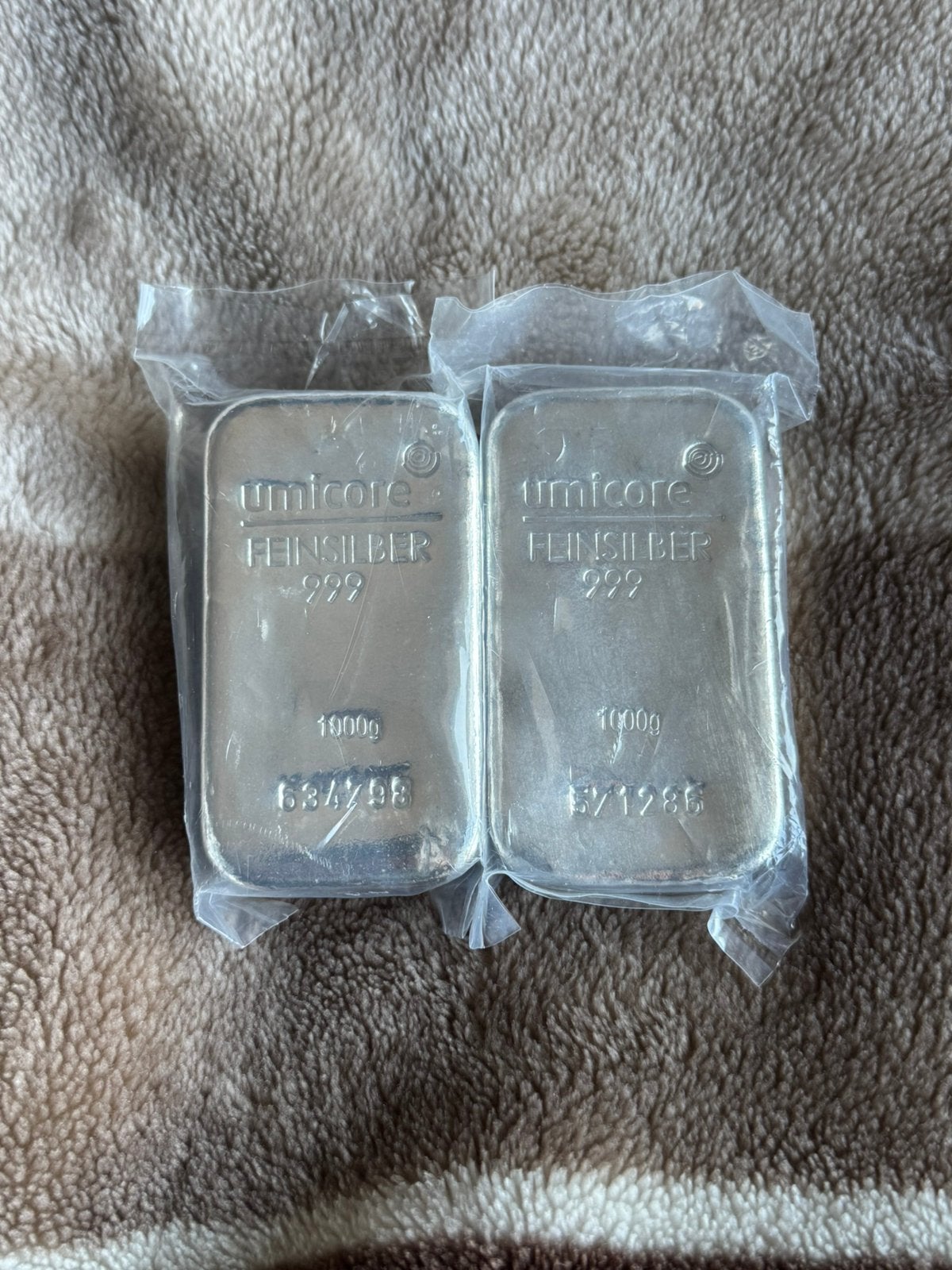 2x 1kg zilverbaar Umicore LBMA, Postzegels en Munten, Ophalen, Zilver