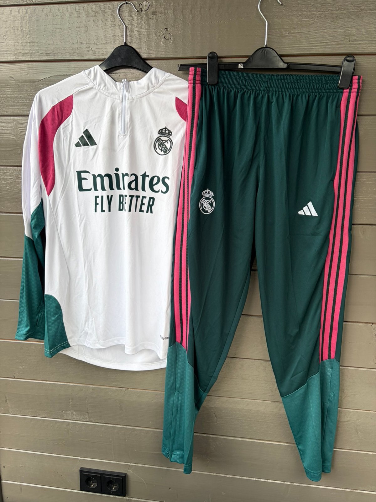 Real Madrid trainingspak met zip-sweater | L, XL en XXL, Wit, Ophalen of Verzenden, Voetbal, Maat 56/58 (XL)