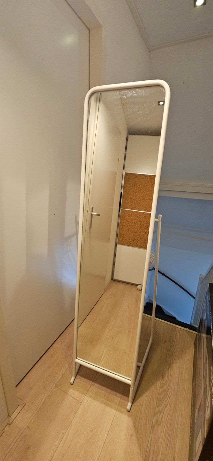 Witte spiegel met kledingrek - Zo goed als nieuw, Ophalen, Zo goed als nieuw, 150 tot 200 cm, Rechthoekig