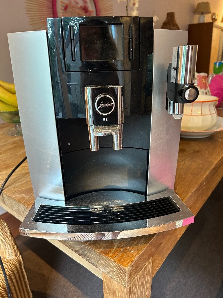 Jura Koffiemachine E8, Ophalen of Verzenden, Gebruikt, Koffiemachine