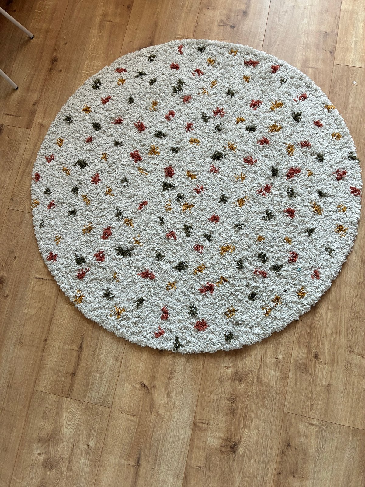 Rond vloerkleed met kleurrijke spikkels, Gebruikt, 100 tot 150 cm, Rond, Ophalen of Verzenden