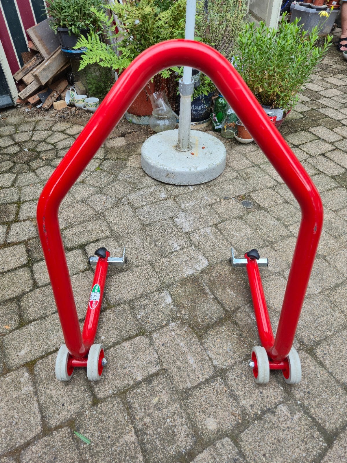 Robuuste verstelbare paddock stand Bastef, Ophalen