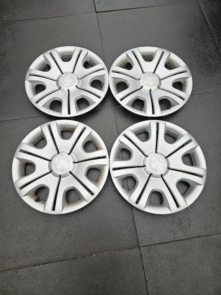 originele wieldopenset Skoda Fabia 14 inch zgan, Ophalen, Zo goed als nieuw