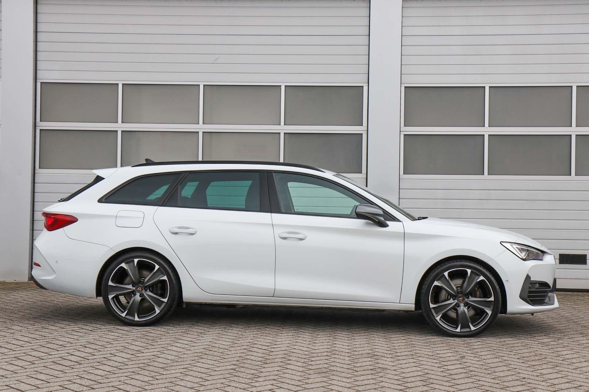 CUPRA Leon Sportstourer 1.4 e-Hybrid 245pk VZ | SoH 98% | Tr, Auto's, 12 maanden, Stof, Gebruikt, 4 cilinders