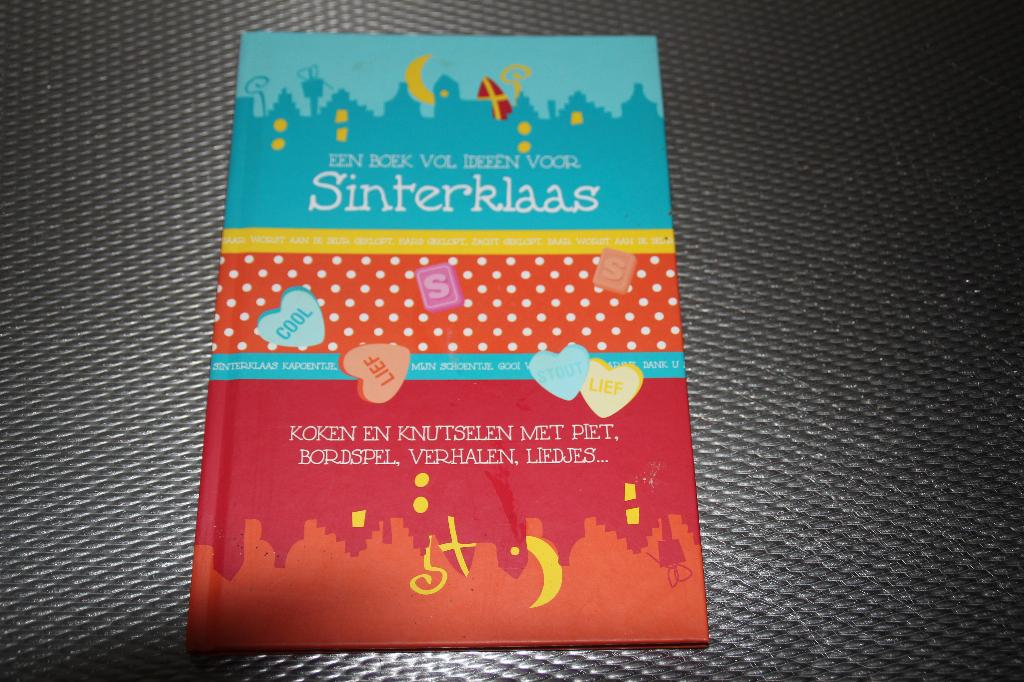een boek vol ideeen voor sinterklaas z.g.a.n, Boeken, Ophalen of Verzenden, Zo goed als nieuw, Fictie algemeen