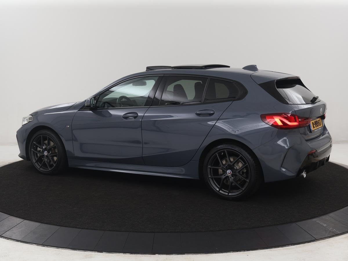 BMW 1-serie 120i Business Edition Plus | M-Pakket | Navigati, 1998 cc, 730 kg, Gebruikt, 4 cilinders