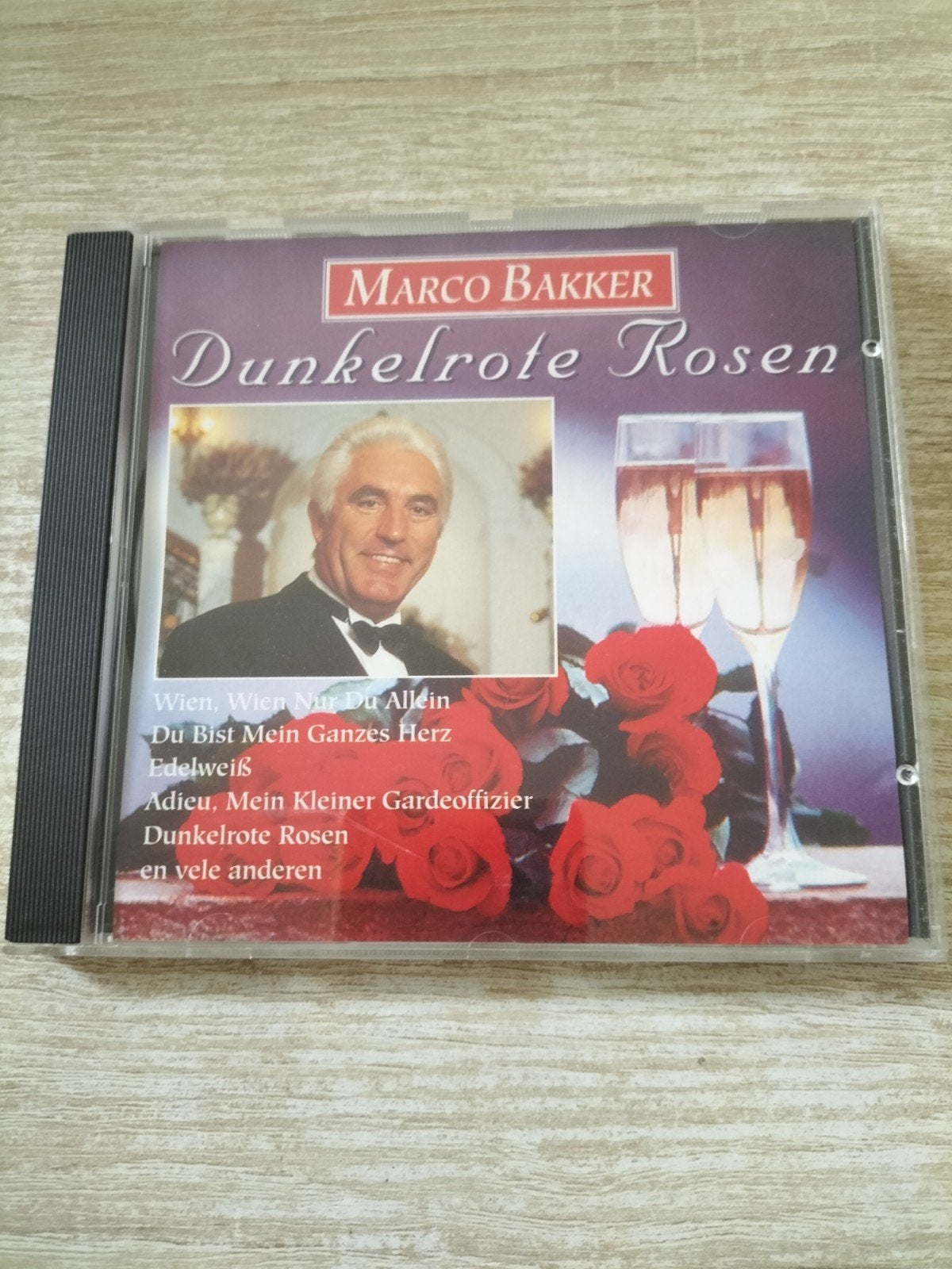 Marco Bakker - dunkelrote rosen, Ophalen of Verzenden