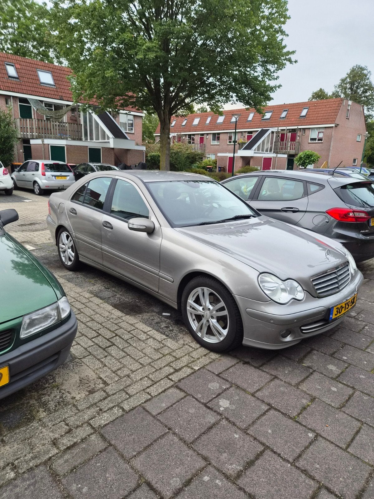 Mercedes-Benz C-Klasse 1.8 C180 Kompr Sedan AUT 2007 Grijs, Automaat, Achterwielaandrijving, 1796 cc, Origineel Nederlands