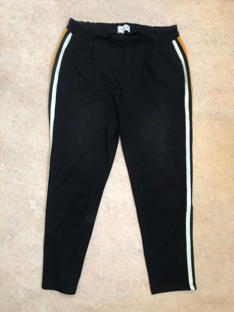 Zwarte sweat pants met bies, Zwart, Maat 46/48 (XL) of groter, Ophalen of Verzenden, Zo goed als nieuw