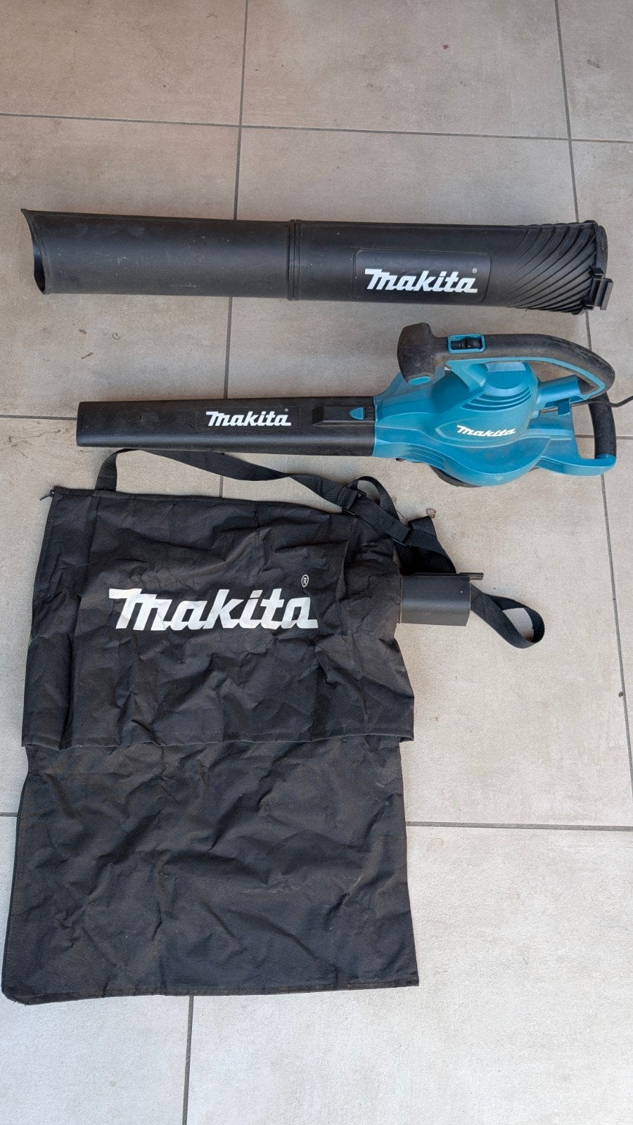 Makita Bladblazer en Zuiger/Vermaler op Netstroom, Ophalen, Gebruikt, Met opvangzak, Handgedragen