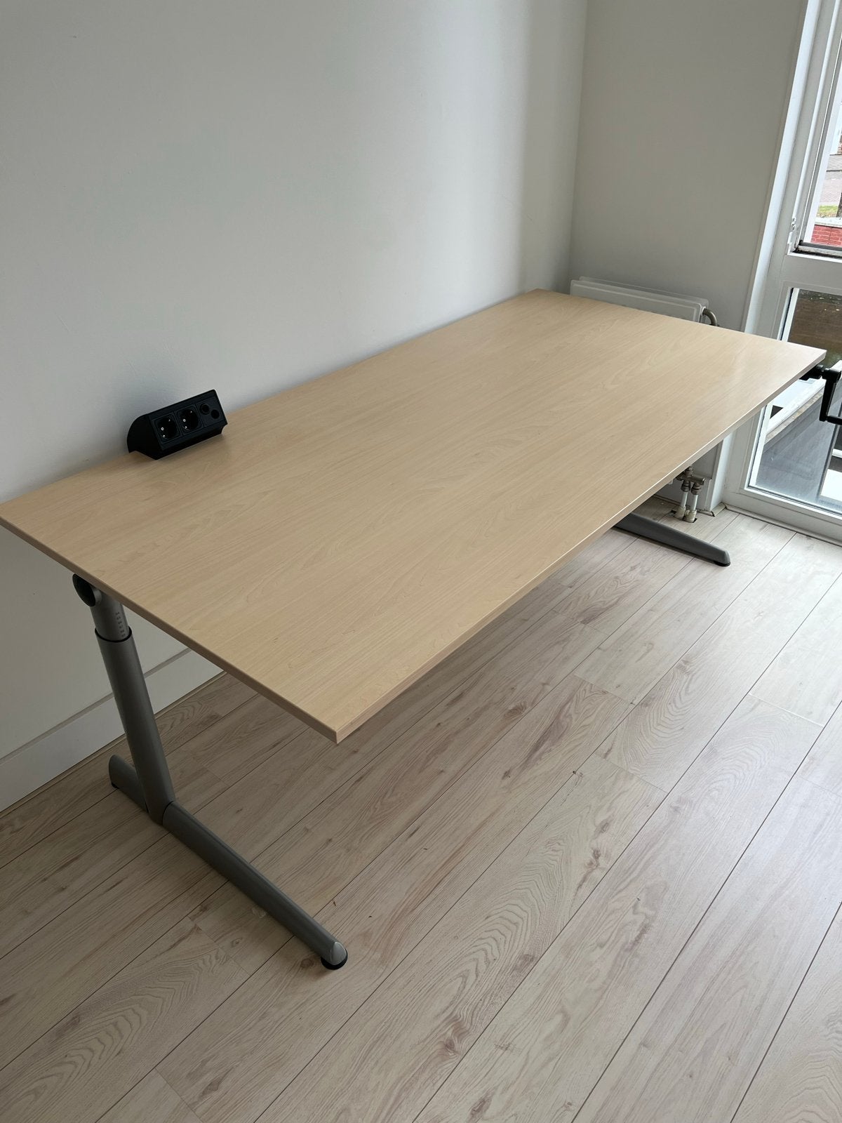 Ahrend 500 bureau, ahorn, 180x90cm, handslinger, Ophalen, Gebruikt, Hout, In hoogte verstelbaar
