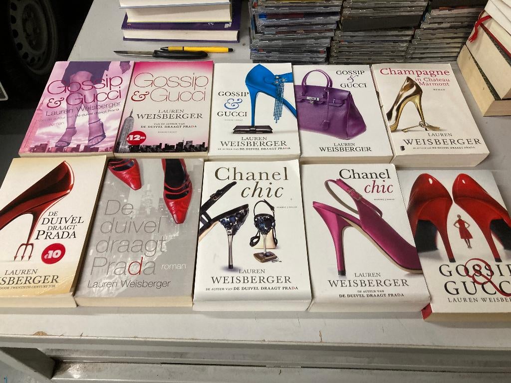 T.K. Channel Chic Champagne Gossip en Gucci De duivel draagt, Ophalen of Verzenden, Gelezen, Lauren Weisberger, Wereld overig