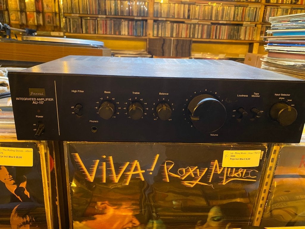Sansui AU117 versterker