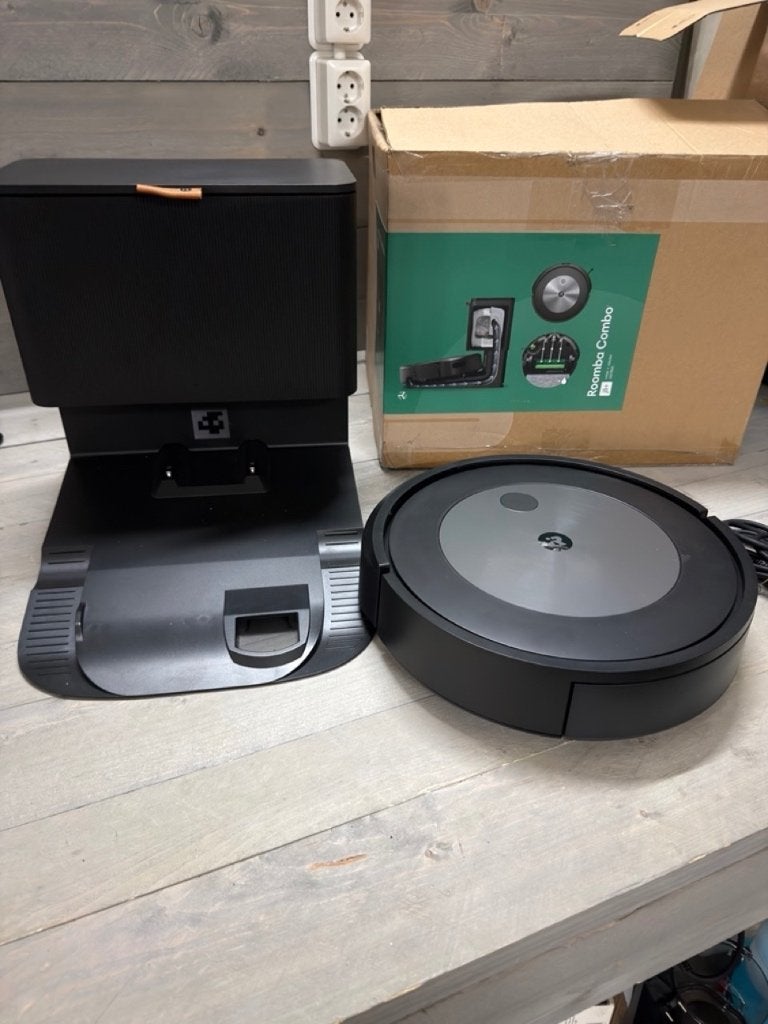 iRobot Robotstofzuiger en dweilrobot j5+ Roomba Combo J5578, N.v.t., N.v.t., Nieuw, Ophalen of Verzenden