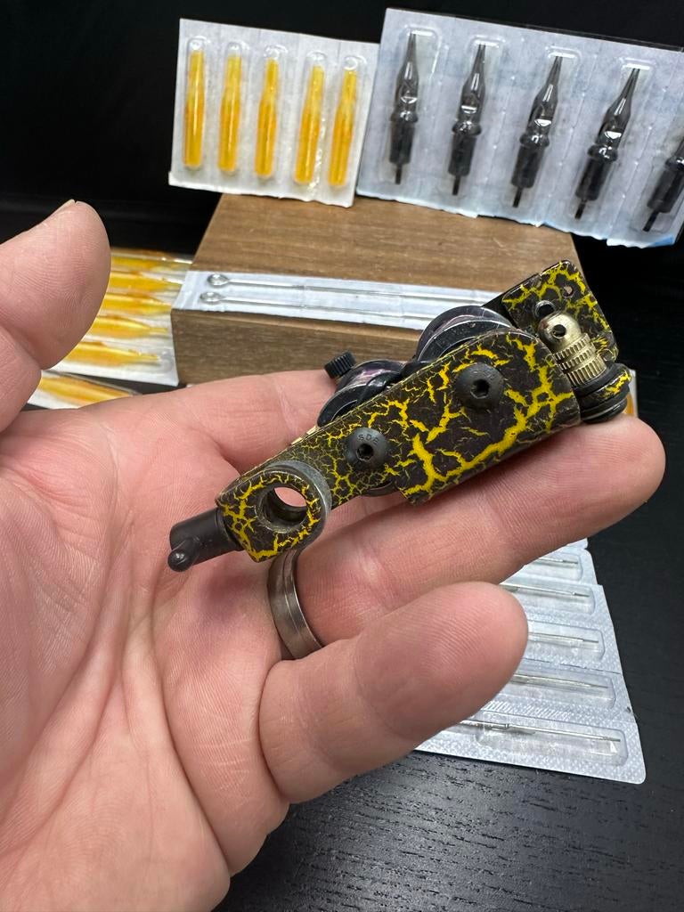Tattoo machine met coils en diverse naalden, D, Ophalen of Verzenden, Zo goed als nieuw, D