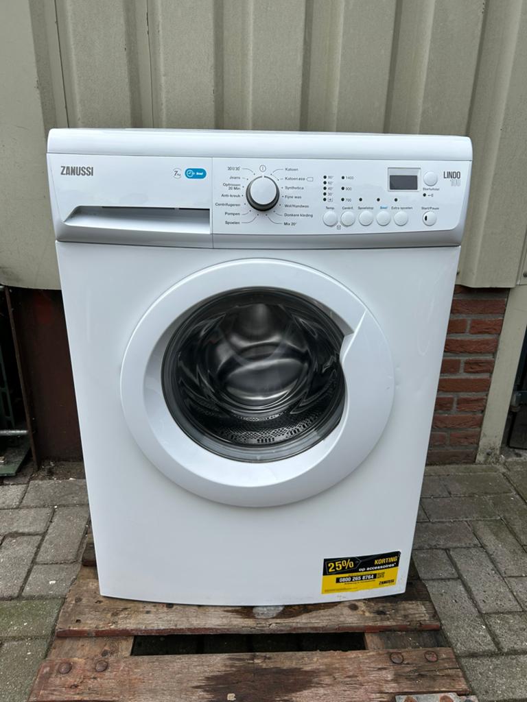 Zanussi lindo 100 wasmachine 7kg, Witgoed en Apparatuur, Wasmachines, Zo goed als nieuw, 6 tot 8 kg, 85 tot 90 cm, 1200 tot 1600 toeren