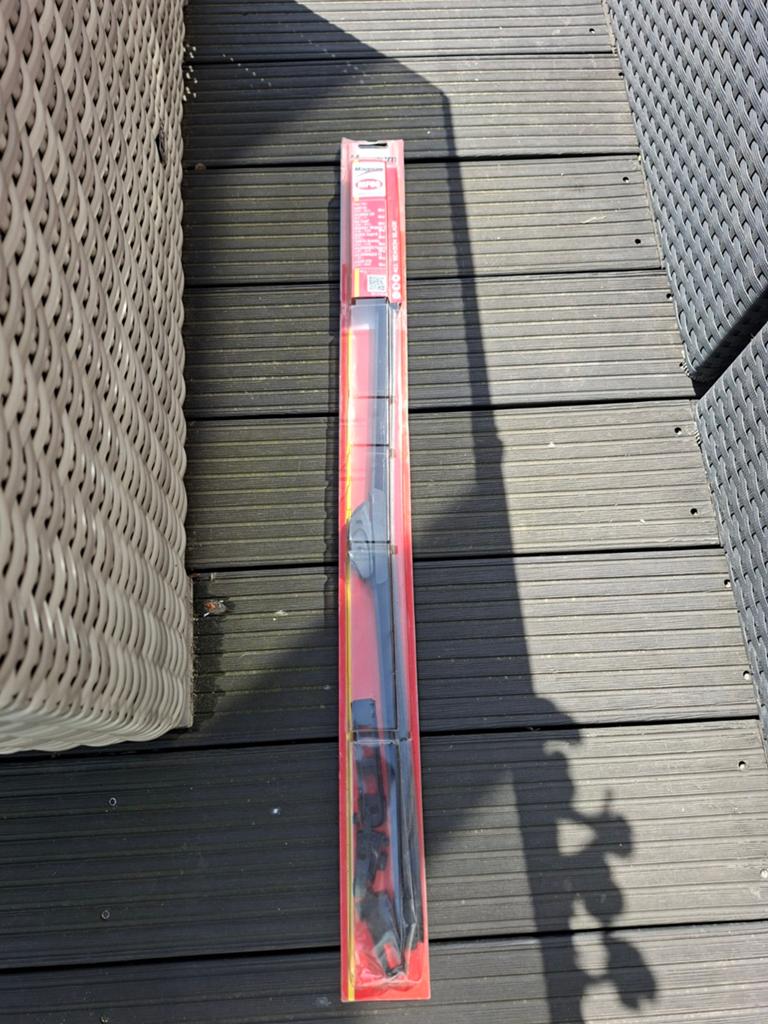 Nieuwe ruitenwisser Magnum MF60 (600mm/24"), Ophalen