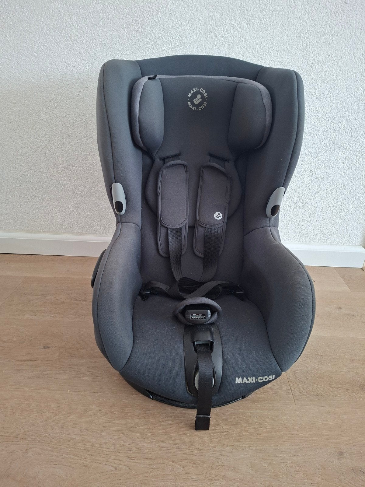 Maxi cosi draaibaar grijs, Kinderen en Baby's, Autostoeltjes, Autogordel, 9 t/m 18 kg, Ophalen of Verzenden, Zo goed als nieuw