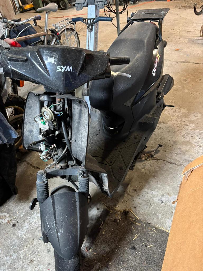 Sym scooter, lopend met geel kenteken., Ophalen, Gebruikt, Benzine, Overige modellen