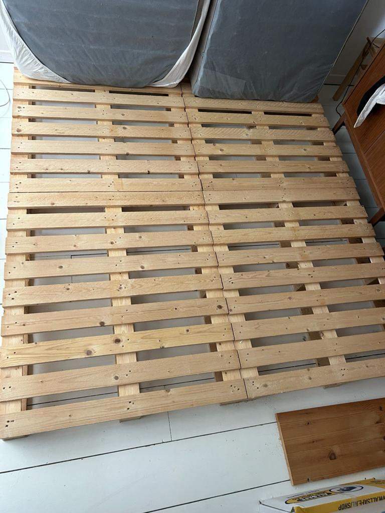 Vier pallets 90x100 voor palletbed, Ophalen, 90 cm, Eenpersoons, Zo goed als nieuw
