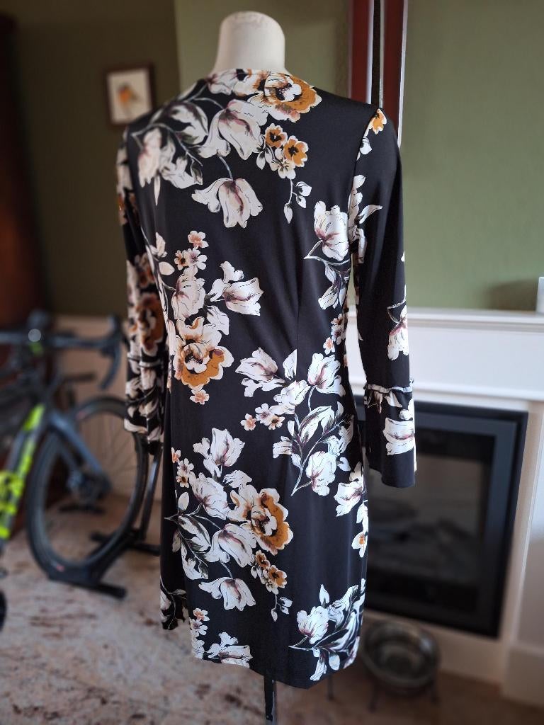 K-Design K Design zwart witte bloemen jurk L, Kleding | Dames, Jurken, K-design, Zwart, Maat 42/44 (L), Ophalen of Verzenden