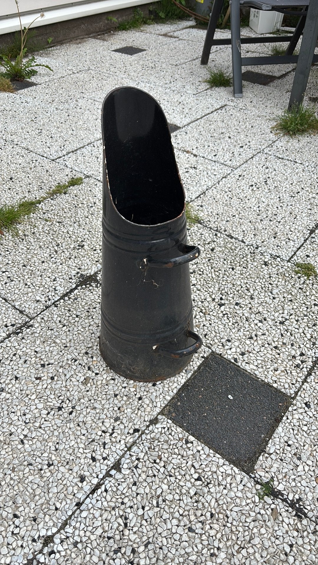 Antieke kolenkit / kolenemmer, Ophalen