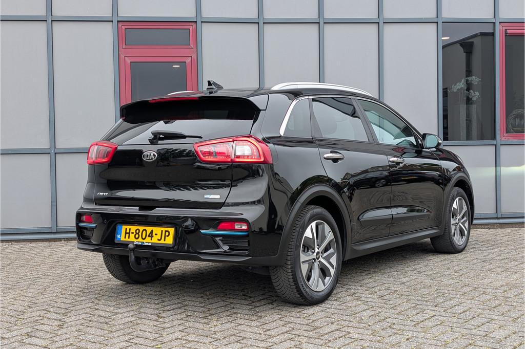 Kia e-Niro ExecutiveLine 64kWh SOH 95% Warmtepomp Trekhaak, Auto's, Gebruikt, Zwart, 1712 kg, Met garantie (alle)