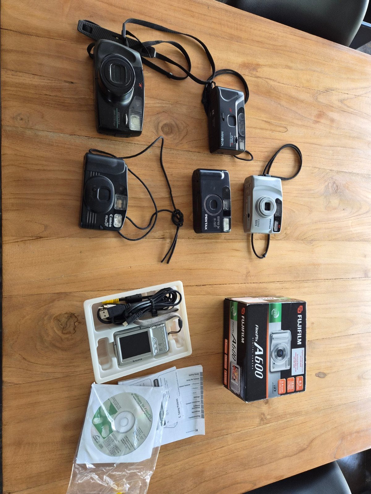 Diverse compactcamera's: Pentax, Minolta, Canon, Fuji, Ophalen of Verzenden