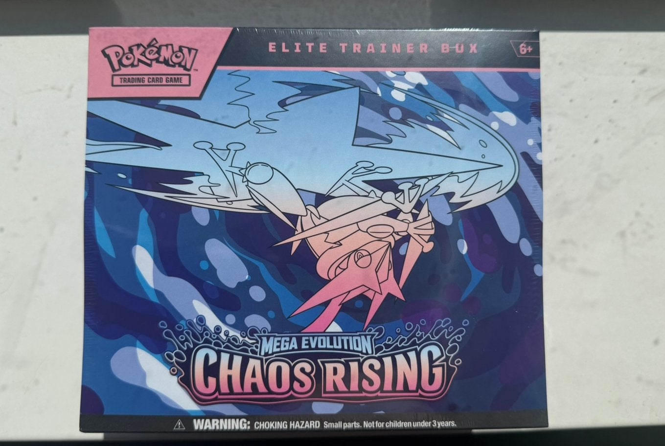Pokemon Chaos Rising ETB, Ophalen of Verzenden, Zo goed als nieuw