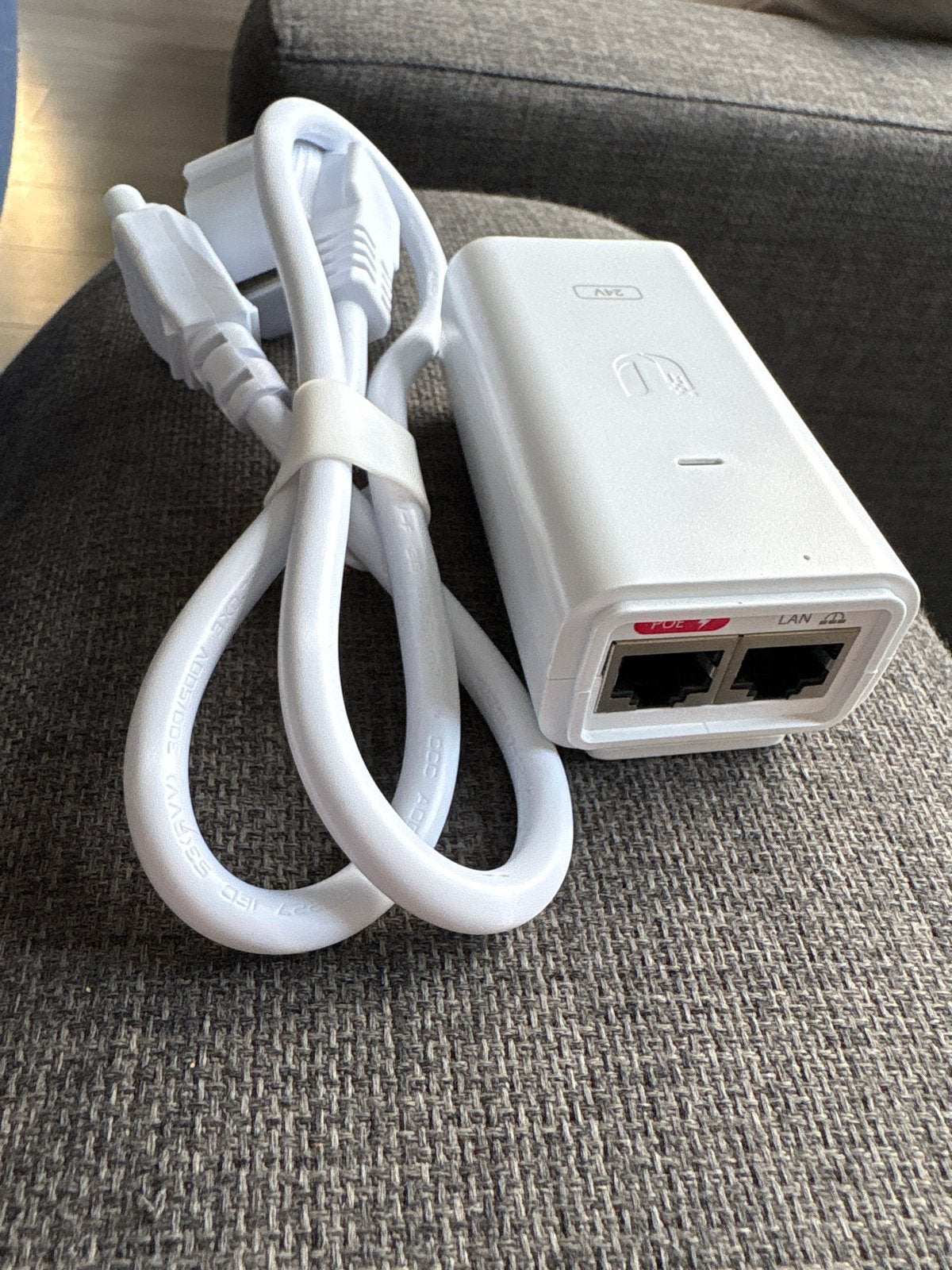 Ubiquiti PoE Injector 24V 12W met stroomkabel, Ophalen of Verzenden, Zo goed als nieuw