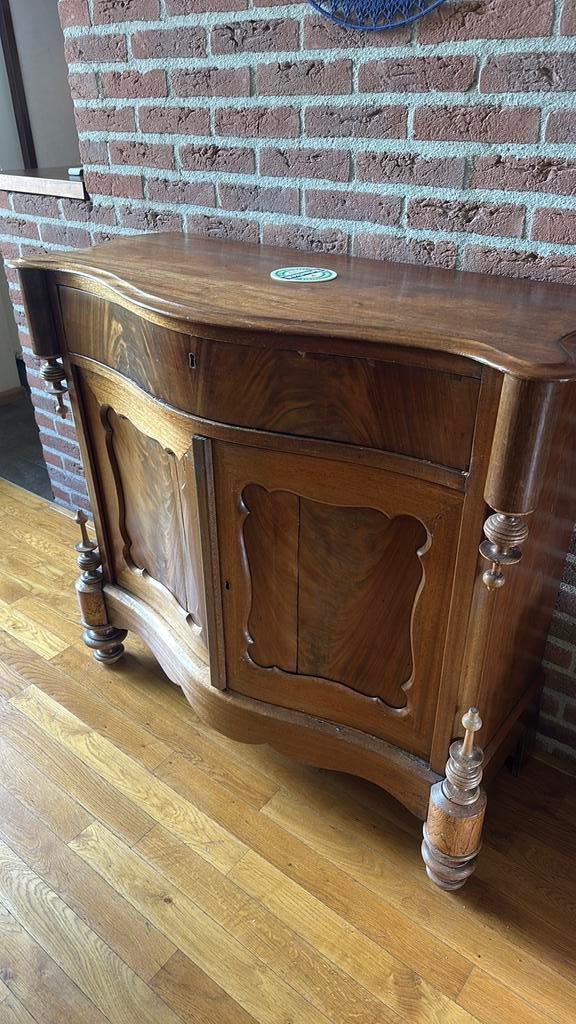 Antieke kast 105x45x97, Ophalen