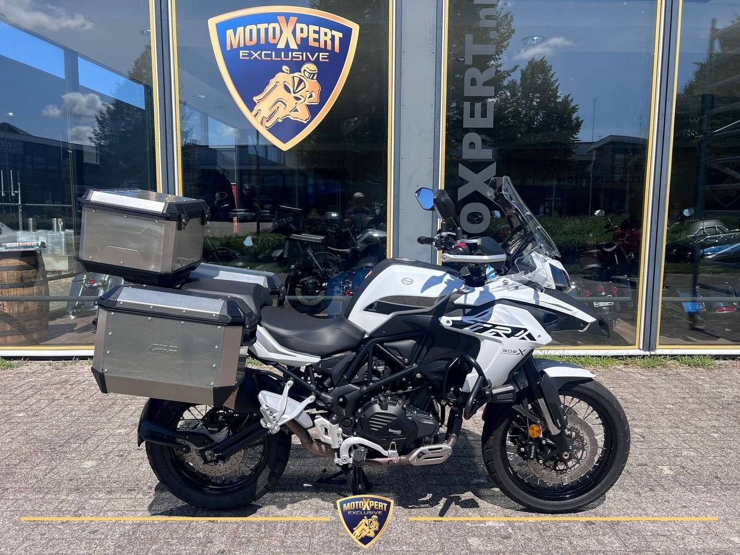 BENELLI TRK 502 X (bj 2021) 10,425 km | NIEUWSTAAT | 3x GIVI, Motoren, 2 cilinders, Bedrijf, Onbekend, Overig