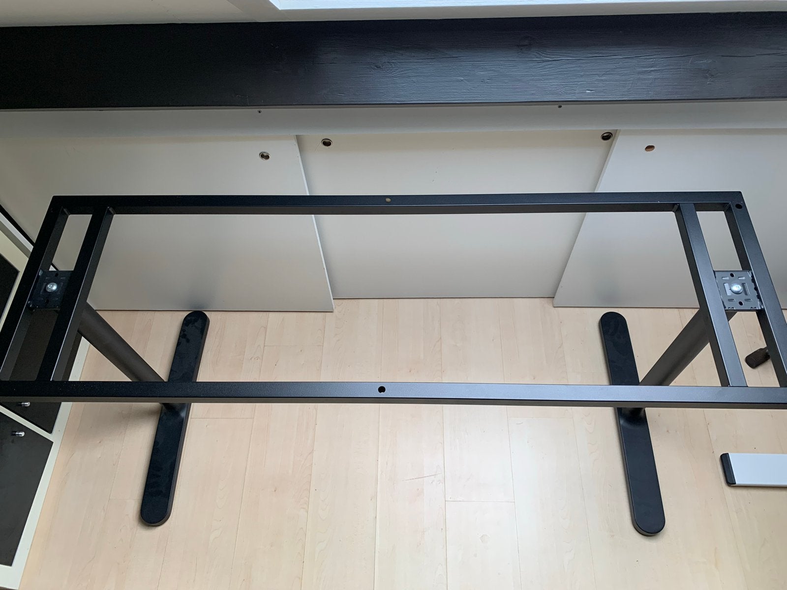 IKEA Bekant bureau frame - handmatig in hoogte verstelbaar, Ophalen, Metaal, In hoogte verstelbaar, Zo goed als nieuw