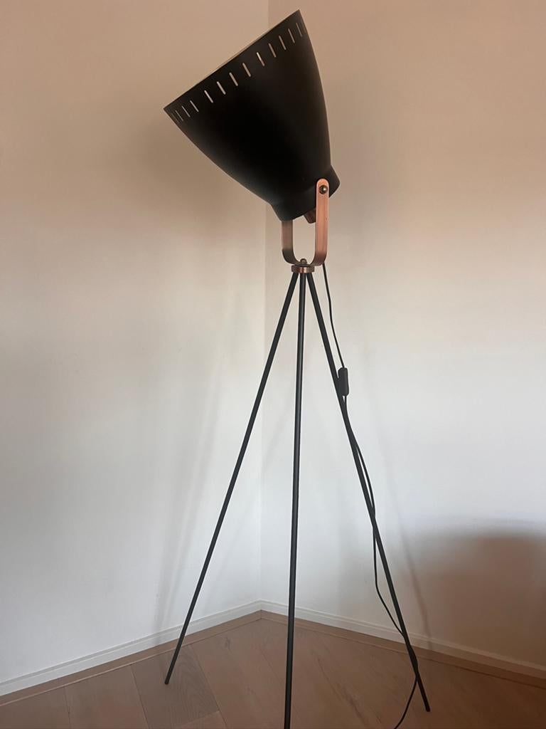 Zwarte driepoot lamp, Ophalen, Zo goed als nieuw, Minder dan 100 cm