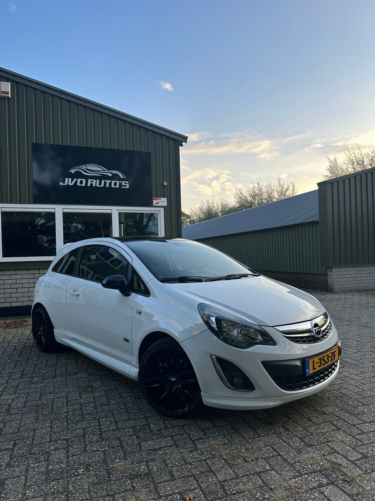 Opel Corsa 1.4 16V 5D 2014 Wit airco stuur/stoel verwarming, Auto's, Voorwielaandrijving, 4 cilinders, Bedrijf, Handgeschakeld