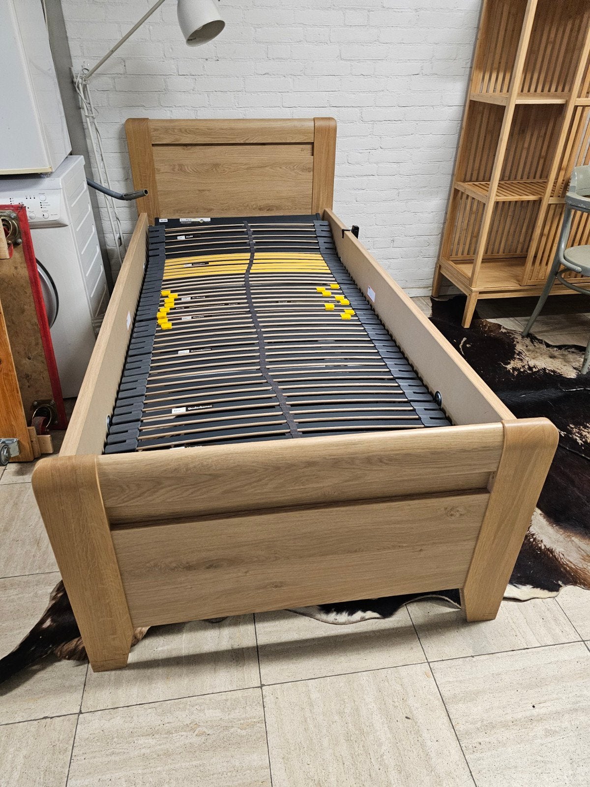 Cenioren bed nieuwstaat met matras 90x200, Verstelbaar, 90 cm, Eenpersoons, Wit