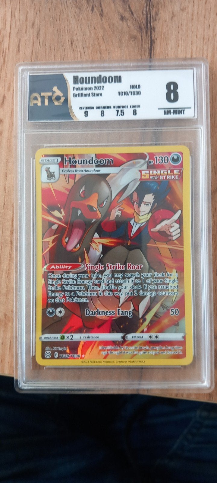 Pokémon Houndoom  Graded 8 NM-Mint, Ophalen of Verzenden, Zo goed als nieuw, Losse kaart, Foil